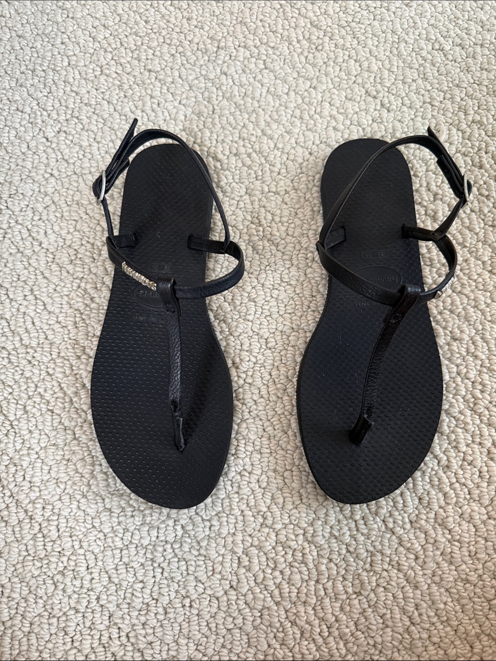 Havaianas Black T-Strap Women's Sandals with Ankle Buckle